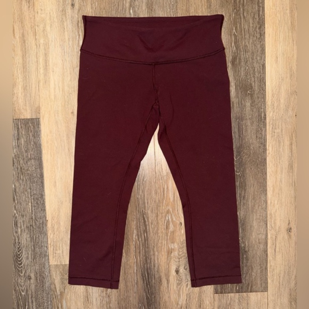Lululemon Like New Maroon Cropped Leggings